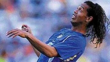 <B>OTRO GALÁCTICO</B>. Ronaldinho sería el quinto crack de la era Florentino.