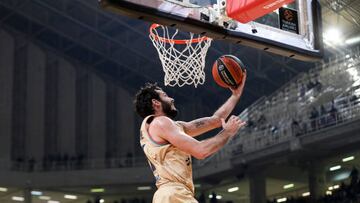 ATHENS, GREECE - MARCH 23: Alex Abrines, #21 of FC Barcelona in action during the 2022-23 Turkish Airlines EuroLeague Regular Season Round 30 game between Panathinaikos Athens and FC Barcelona at OAKA on March 23, 2023 in Athens, Greece. (Photo by Panagiotis Moschandreou/Euroleague Basketball via Getty Images)