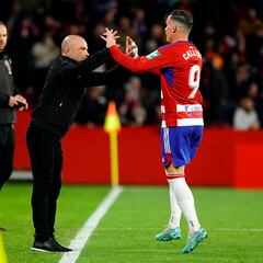 Paco López: “Trataremos de no distinguir entre partidos de casa y fuera”