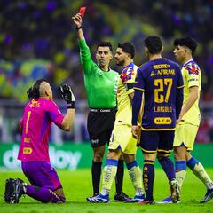 Expulsiones, el calvario de Tigres en las finales ante América