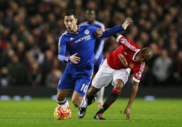 Futbolista belga. Juega como centrocampista ofensivo o extremo en el Chelsea de la Premier League.