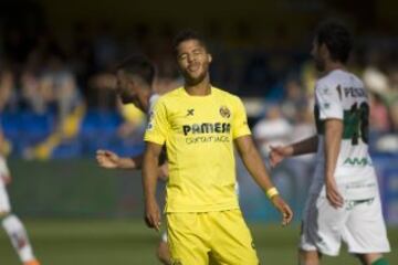 Giovani dos Santos decide dejar el Villarreal y el fútbol europeo para emigrar a la MLS con sólo 26 años. Tirando su futuro en un fútbol de alta competencia a temprana edad. 