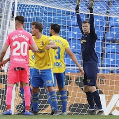 El Lugo se olvida la solidez defensiva en el retorno