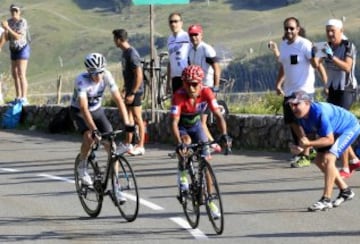 Nairo Quintana se fortalece en el liderato de la Vuelta a España.