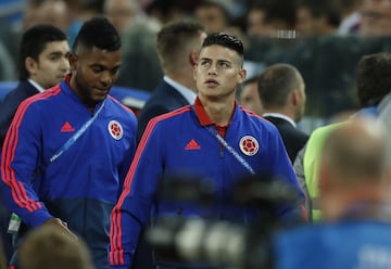 James Rodríguez grita con pasión el gol de Mina que le dio el empate a Colombia 