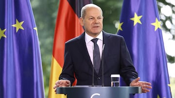 German Chancellor Olaf Scholz addresses the media after Germany placed the German subsidiary of Russian oil giant Rosneft under trusteeship amid the energy crisis following the Russian invasion of Ukraine, in Berlin, Germany, September 16, 2022. REUTERS/Christian Mang TPX IMAGES OF THE DAY
