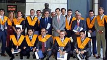 <B>PRIMERA PROMOCIÓN.</B> Los componentes de la I Edición del Máster en Dirección de Sociedades y Entidades Deportivas, organizado por la Fundación Real Madrid y la Universidad Rey Juan Carlos I.