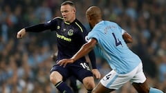 Sterling igualó el gol de Rooney tras jugar el City 45' con diez