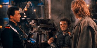 Neither Sylvester Stallone nor Wesley Snipes, this superstar appears just a few seconds in ‘Demolition Man’ and no one noticed