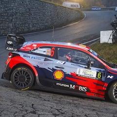 Evans mantiene el pulso con Ogier y Sordo sube al podio