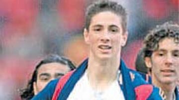 <b>ÉXITOS. </b>Torres dedicó el gol de la final del Sub-16 a Iniesta, lesionado.