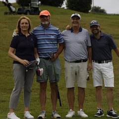 La madre de Jon Rahm se apunta a echar unos hoyos