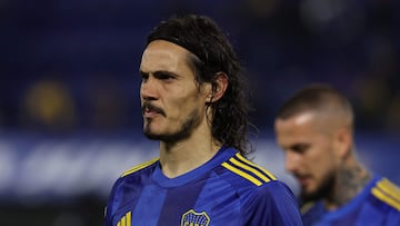 Boca Juniors' Uruguayan forward Edinson Cavani and forward Dario Benedetto (R) leave the field after tying 1-1 with Lanus in their Argentine Professional Football League match at La Bombonera stadium in Buenos Aires, on September 23, 2023. (Photo by ALEJANDRO PAGNI / AFP)