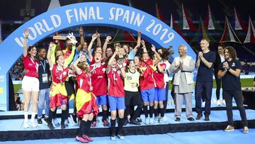 Las chicas del Espanyol levantan para Espa&ntilde;a su primera Danone Nations Cup femenina.