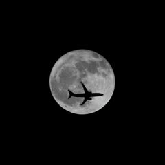 Royal Jordanian Flight transmits code 7700: What does it mean?