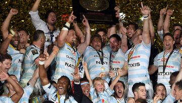 Racing Metro 92&#039;s players celebrate with the &quot;Bouclier de Brennus&quot; (Brennus Shield) after winning the French Top14 rugby union final match Toulon vs Racing 92 at the Camp Nou stadium in Barcelona on June 24, 2016.