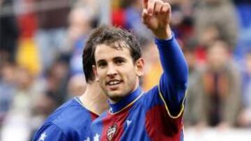 El Levante mira hacia arriba y crea problemas al Málaga