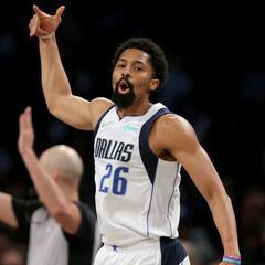Dinwiddie hits game-winning buzzer beater over Nets