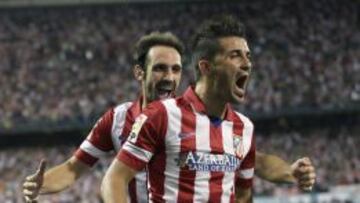 David Villa celebra su primer gol oficial con el Atl&eacute;tico. 