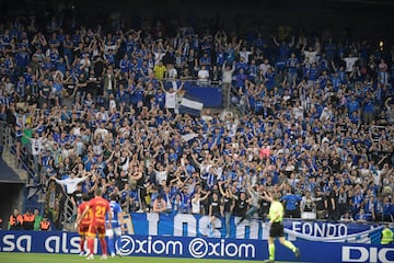 El conjunto asturiano es uno de los históricos de la Liga, es el cuarto que más temporadas ha estado en Primera División (38). El apodo de su afición, carbayones, viene de la palabra Carbayo, que en bable, dialecto románico procedente del latín, significa roble grande. La historia cuenta que en Oviedo había un gran roble llamado Carbayón que, cuando lo talaron en 1879, medía 30 metros y cortaba las calles Uría y Fruela. Aunque no se pudo determinar la edad del roble se calcula que tenía unos 500 años y era símbolo de la capital asturiana, del Campo de San Francisco. Juega desde 2015 en Segunda División, aunque es uno de los clubes con más temporadas en primera, 38.