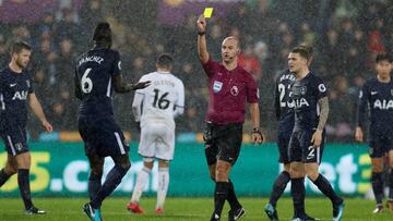 Dávinson juega 59' en triunfo de los Spurs y se salva de la roja