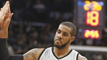 LaMarcus Aldridge y los San Antonio Spurs comienzan los playoffs arrollando.