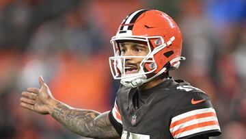 Follow the action as the Browns take on the Ravens in Week 18 of the NFL.