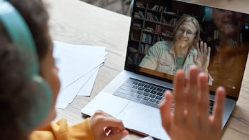 En Alemania están buscando trabajadores en remoto que hablen español con sueldos de 35 euros por hora: estos son los requisitos