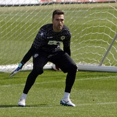 Falcón renueva por una campaña más otra si hay ascenso