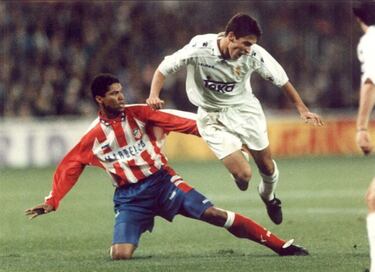 El 5 de Noviembre de 1994, una semana después de su debut, disputó su primer derbi ante el Atlético de Madrid en el Bernabéu. Era su estreno en el coliseo madridista. El '7' marcó su primer gol con un espectacular zurdazo desde el borde del área. Previamente había forzado un penalti (gol de Míchel) y dado una asistencia a Zamorano...