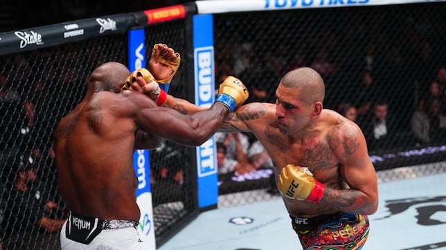 Alex Pereira vuelve a noquear: la estrella que buscaba la UFC