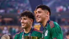 Jorge Sanchez, Edson Alvarez of Mexico with The Champion trophy during the game Mexico (Mexican National team) vs Panama, corresponding Great final of the CONCACAF Gold Cup 2023, at SoFi Stadium, on July 16, 2023.

<br><br>

Jorge Sanchez, Edson Alvarez de Mexico con el Trofeo de Campeon durante el partido Mexico (Seleccion Nacional Mexicana) vs Panama, correspondiente a la Gran Final de la Copa Oro de la CONCACAF 2023, en el SoFi Stadium, el 16 de Julio de 2023.