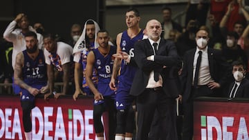 Pablo Laso, en la pista del Estrella Roja.
