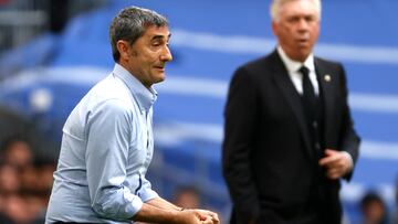 MADRID, 04/06/2023.- El entrenador del Athletic Ernesto Valverde (i) durante el partido de la última jornada de Liga que el Real Madrid y el Athletic Club disputan este domingo en el estadio Santiago Bernabéu. EFE/ Mariscal