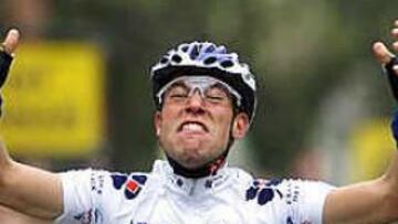 <b>OCASIÓN INMEJORABLE.</b> Jean Patrick Nazon supo aprovechar la ausencia de los mejores sprinters para ganar la primera etapa. Hoy, doble cita, con la montaña y la contrarreloj.