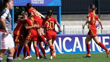 Las jugadoras de la selecci&oacute;n celebran un gol. 