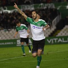 El Racing empata en el 93' gracias un gol revisado en el VAR