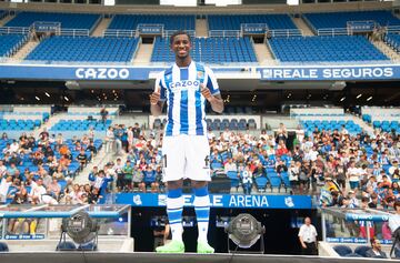 El futbolista francés Mohamed-Ali Cho de 18 años llega al equipo vasco para reforzar la delantera de cara a la próxima temporada. 