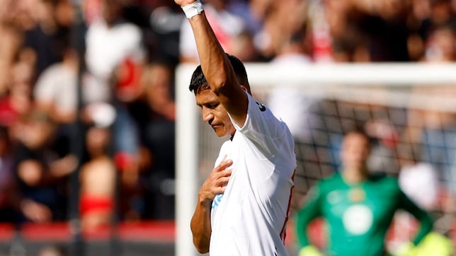 Alexis ‘aparca’ a lo Messi