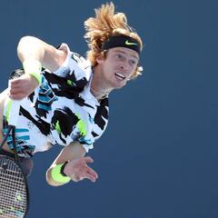 Paliza de Rublev en el partido más corto del torneo; Medvedev y Thiem tampoco fallan