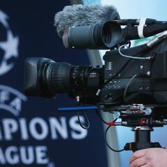 Movistar+ y DAZN pujan por la Champions del próximo trienio