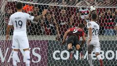 Marco Ruben aplasta a Boca