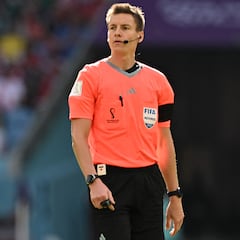 Who is the referee for the Europa League game between Manchester United and Real Betis at Old Trafford?