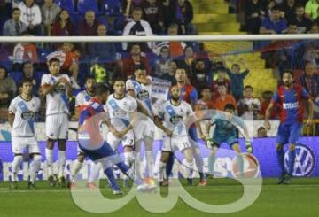 Partido Levante-Deportivo de la Coruña. Camarasa marcó el 1-1 de falta.