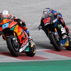 Martín pierde la carrera por pisar lo verde en el último giro