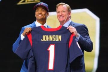 En el 16, la mayoría de previsiones colocaban a un receptor en Houston, pero los Texans optaron por el cornerback Kevin Johnson.