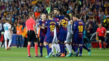 06/05/18 PARTIDO PRIMERA DIVISION CLASICO
BARCELONA - REAL MADRID
EXPULSION SERGI ROBERTO TARJETA ROJA PROTESTAS
ARBITRO HERNANDEZ HERNANDEZ