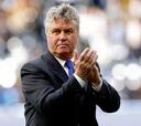 Hiddink matiza lo del pasaporte de Ozil