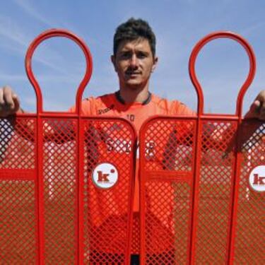 Alberto Bueno puede cazar a Bolo ante un Granada en peligro