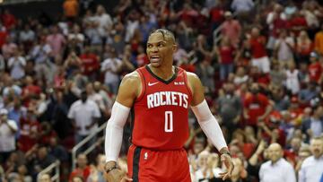 HOUSTON, TX - OCTOBER 24: Russell Westbrook #0 of the Houston Rockets reacts after a dunk in the second half against the Milwaukee Bucks at Toyota Center on October 24, 2019 in Houston, Texas. NOTE TO USER: User expressly acknowledges and agrees that, by downloading and or using this photograph, User is consenting to the terms and conditions of the Getty Images License Agreement.   Tim Warner/Getty Images/AFP
 == FOR NEWSPAPERS, INTERNET, TELCOS &amp; TELEVISION USE ONLY ==